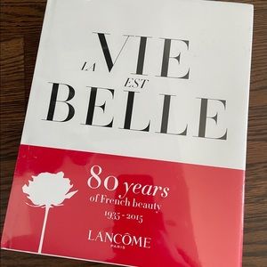 La Vie est Belle! Coffee table book